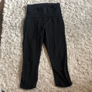 LULU LEMON CROPPED LEGGING
